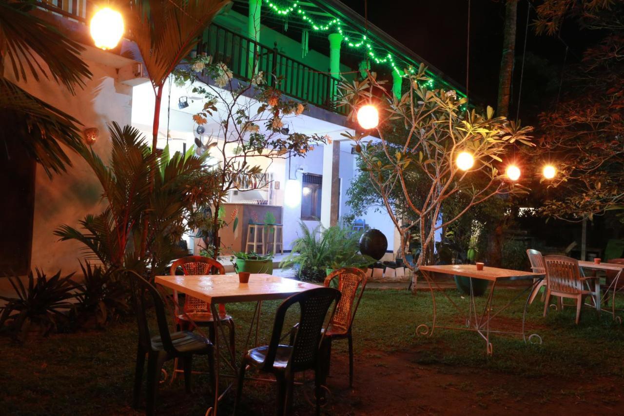Pearl Villa Rooms&Hostel Unawatuna Esterno foto